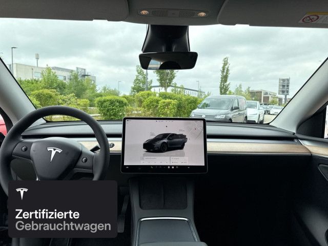 Tesla Model Y Rear-Wheel Drive foto 14