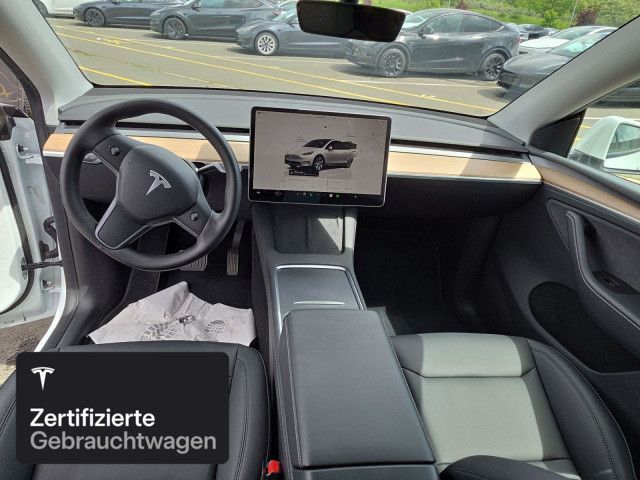 Tesla Model Y Long Range AWD foto 14