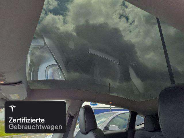 Tesla Model Y Long Range AWD foto 18