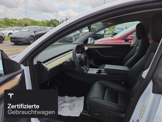 Tesla Model Y Rear-Wheel Drive foto 11