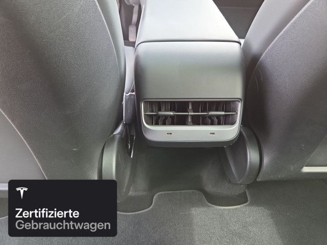 Tesla Model Y Rear-Wheel Drive foto 13