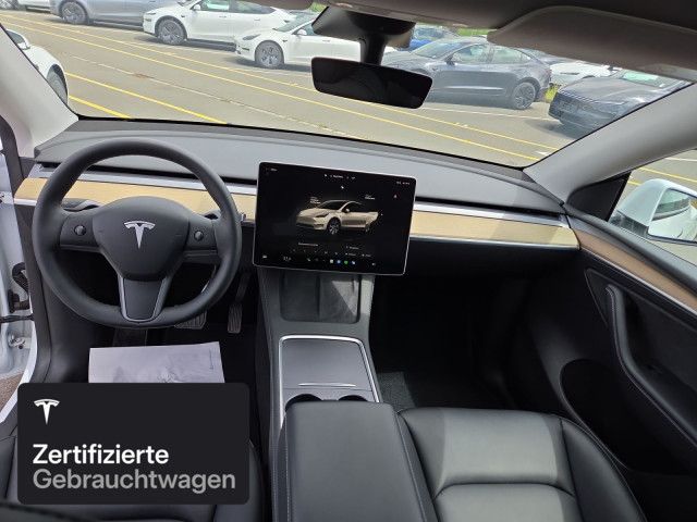 Tesla Model Y Rear-Wheel Drive foto 14