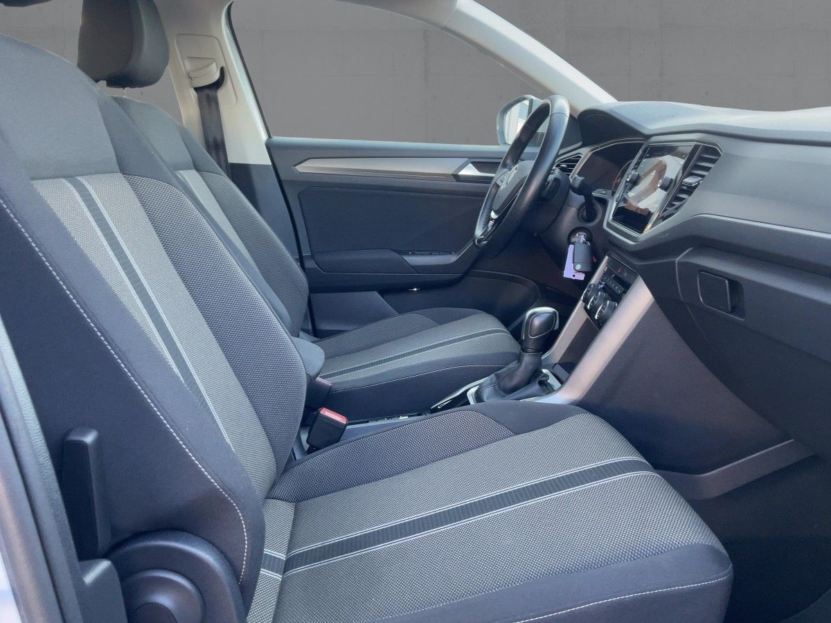 Volkswagen T-Roc 1.5 TSI DSG R-LINE LED+NAVI+RFK+AHK+PANO foto 12