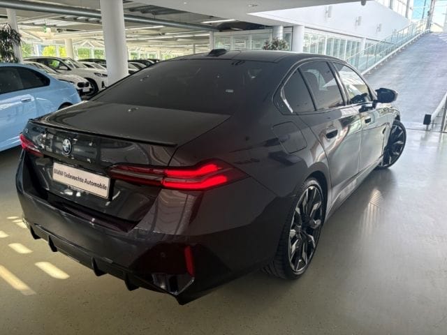 BMW i5 M60 xDrive Lim Pano Navi Komfortsitze LED HiF foto 5