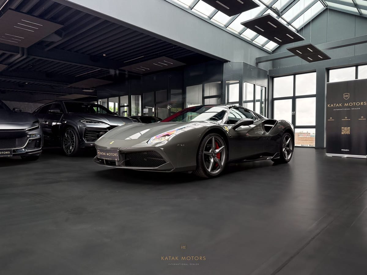 Ferrari 488 Spider V8/LIFT/LED/KAMERA/PDC/VOLL-KARBON