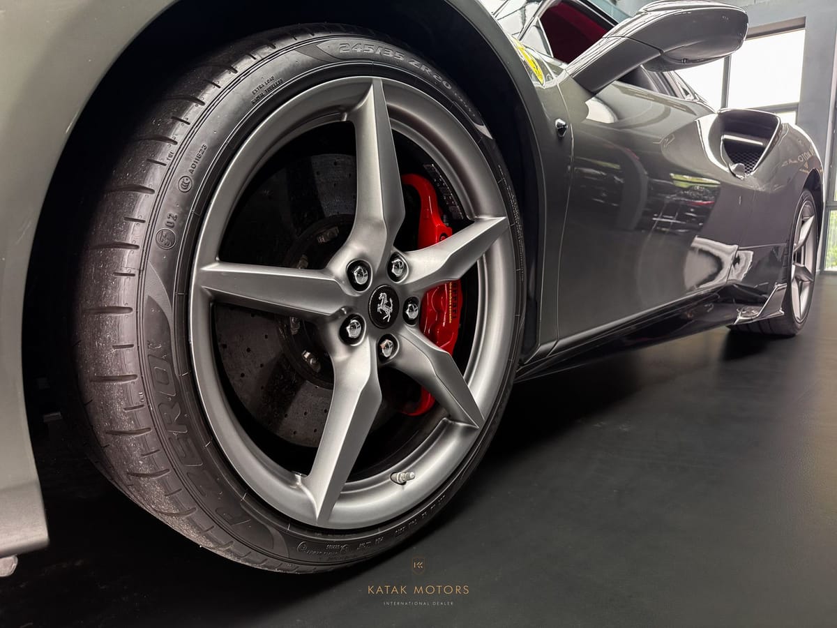 Ferrari 488 Spider V8/LIFT/LED/KAMERA/PDC/VOLL-KARBON foto 8