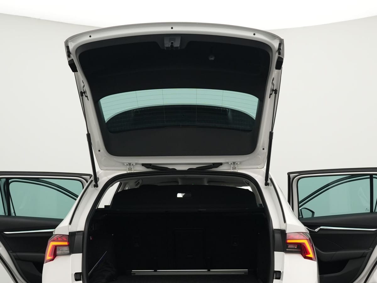 Skoda Octavia Combi Style 1,5 TSI AHK LED HdUp 17 foto 16