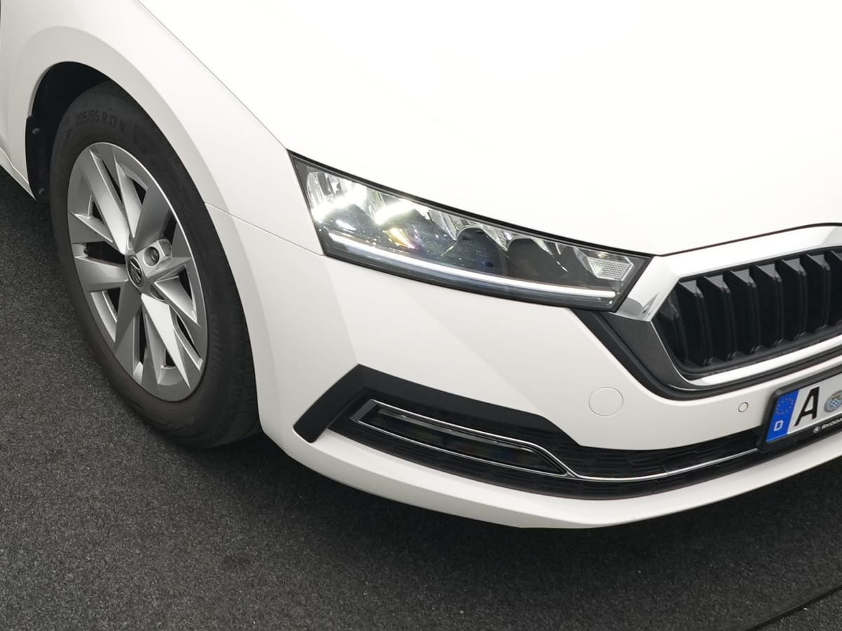 Skoda Octavia Combi Style 1,5 TSI AHK LED HdUp 17 foto 18
