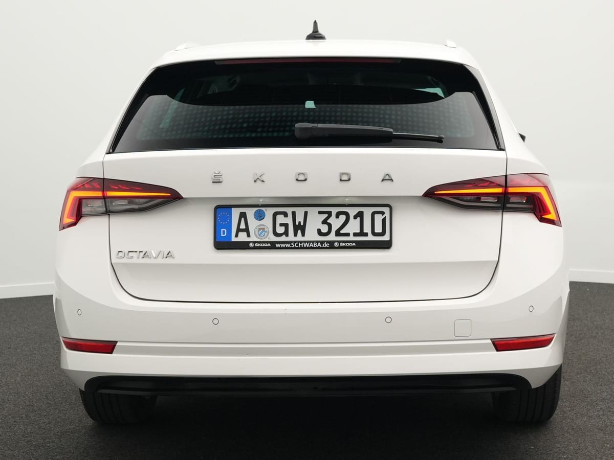 Skoda Octavia Combi Style 1,5 TSI AHK LED HdUp 17 foto 8