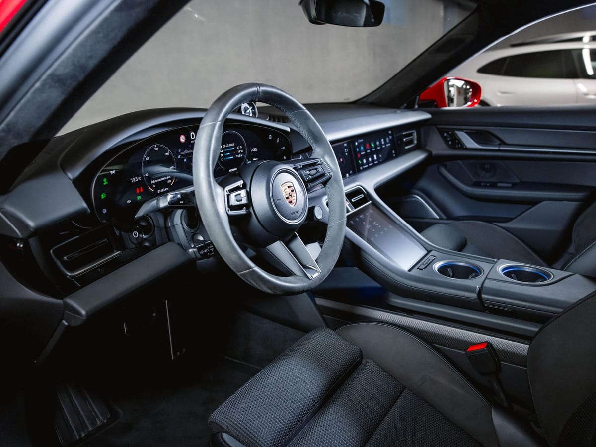 Porsche Taycan Turbo S Sport Design Paket Carbon Head-Up foto 15