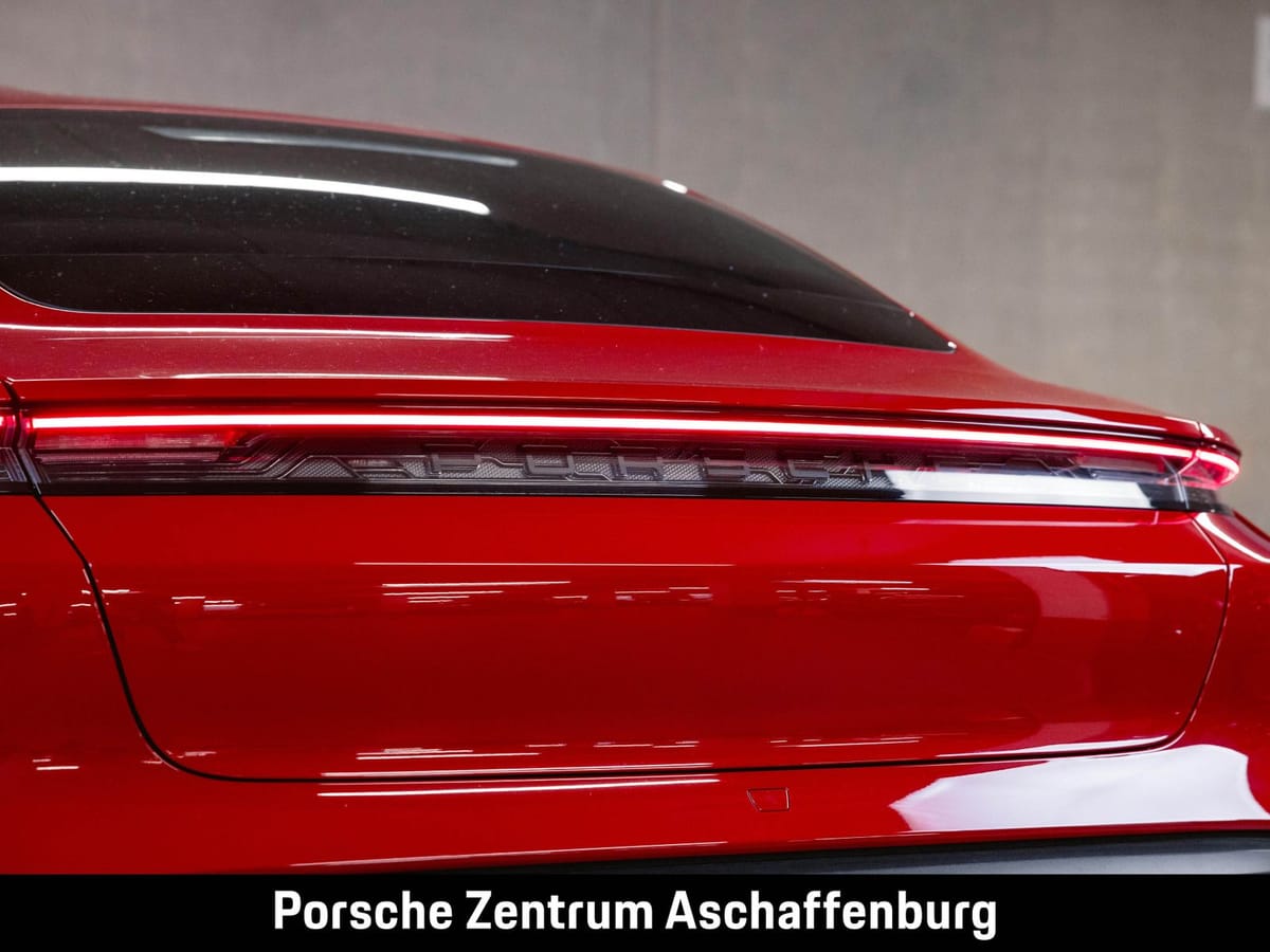 Porsche Taycan Turbo S Sport Design Paket Carbon Head-Up foto 8