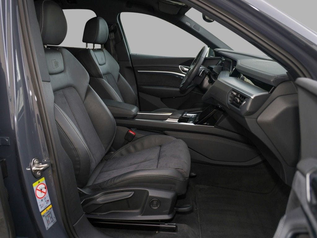 Audi Q8 S line 50 e-tron quattro foto 11