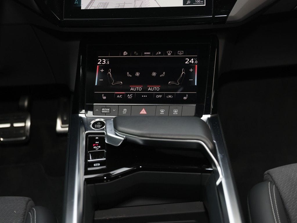 Audi Q8 S line 50 e-tron quattro foto 16