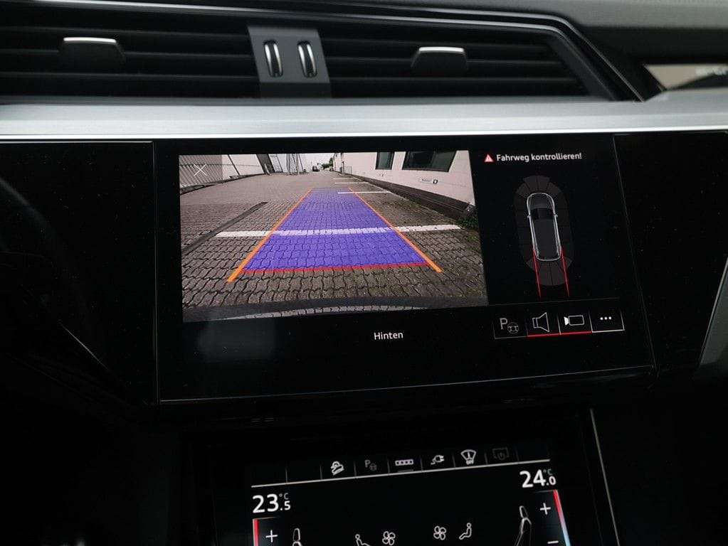 Audi Q8 S line 50 e-tron quattro foto 7