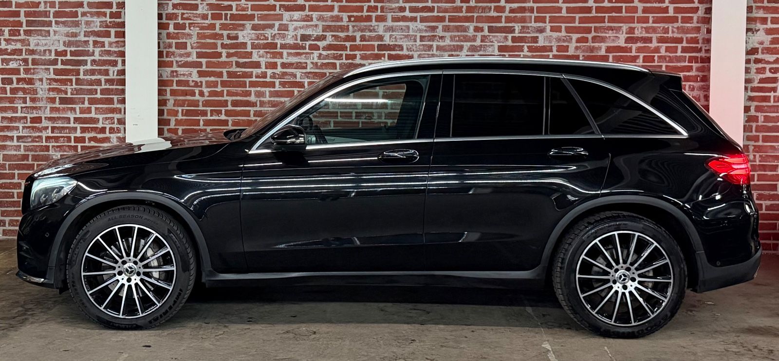 Mercedes-Benz GLC 350d 4Matic AMG LED ACC 360°Kamera PANO foto 1