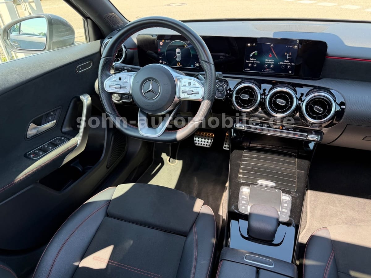 Mercedes-Benz A 180 AMG-Line Aut./Panorama/Leder/Navi/LED/MBUX foto 22