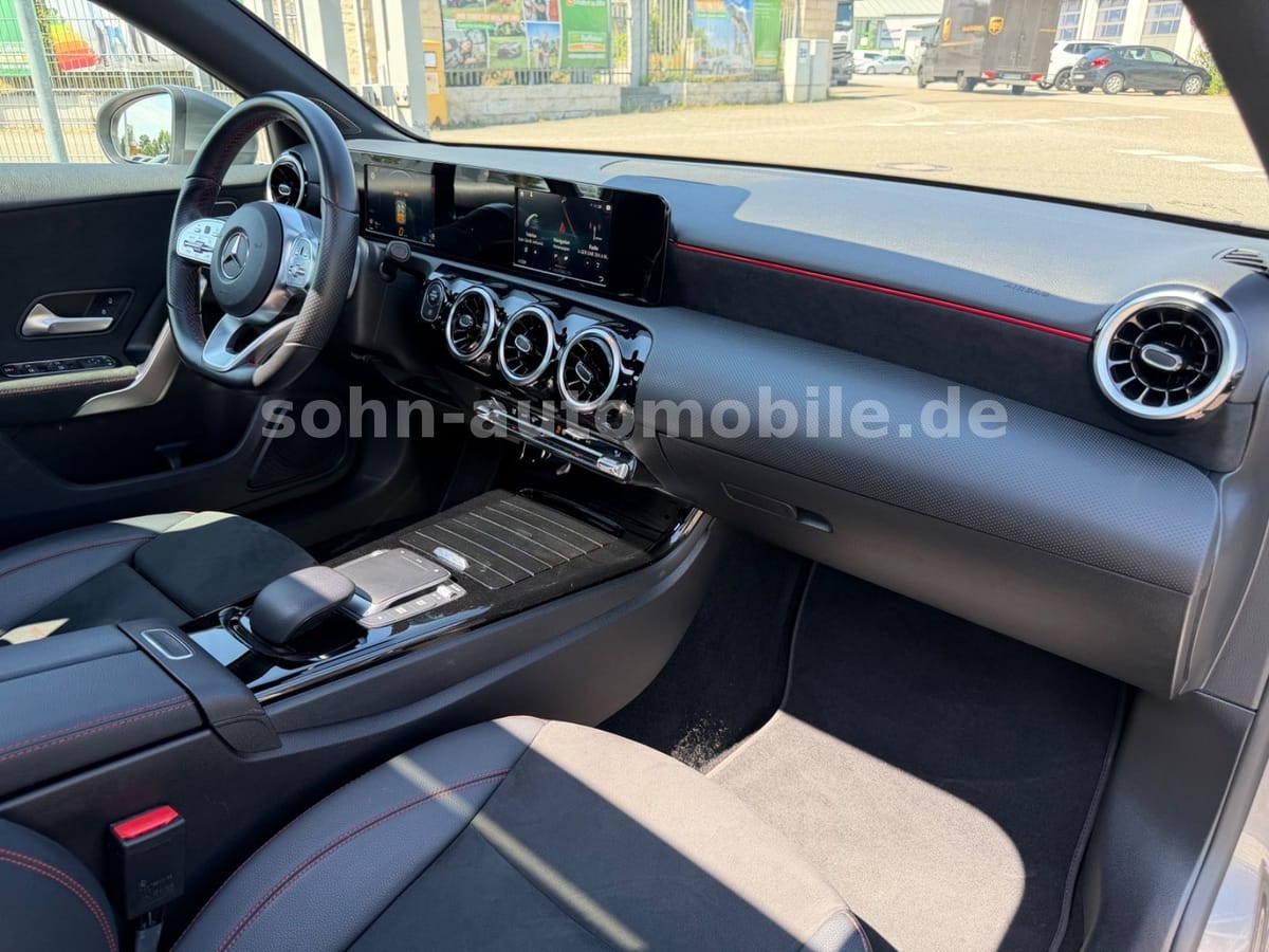 Mercedes-Benz A 180 AMG-Line Aut./Panorama/Leder/Navi/LED/MBUX foto 25