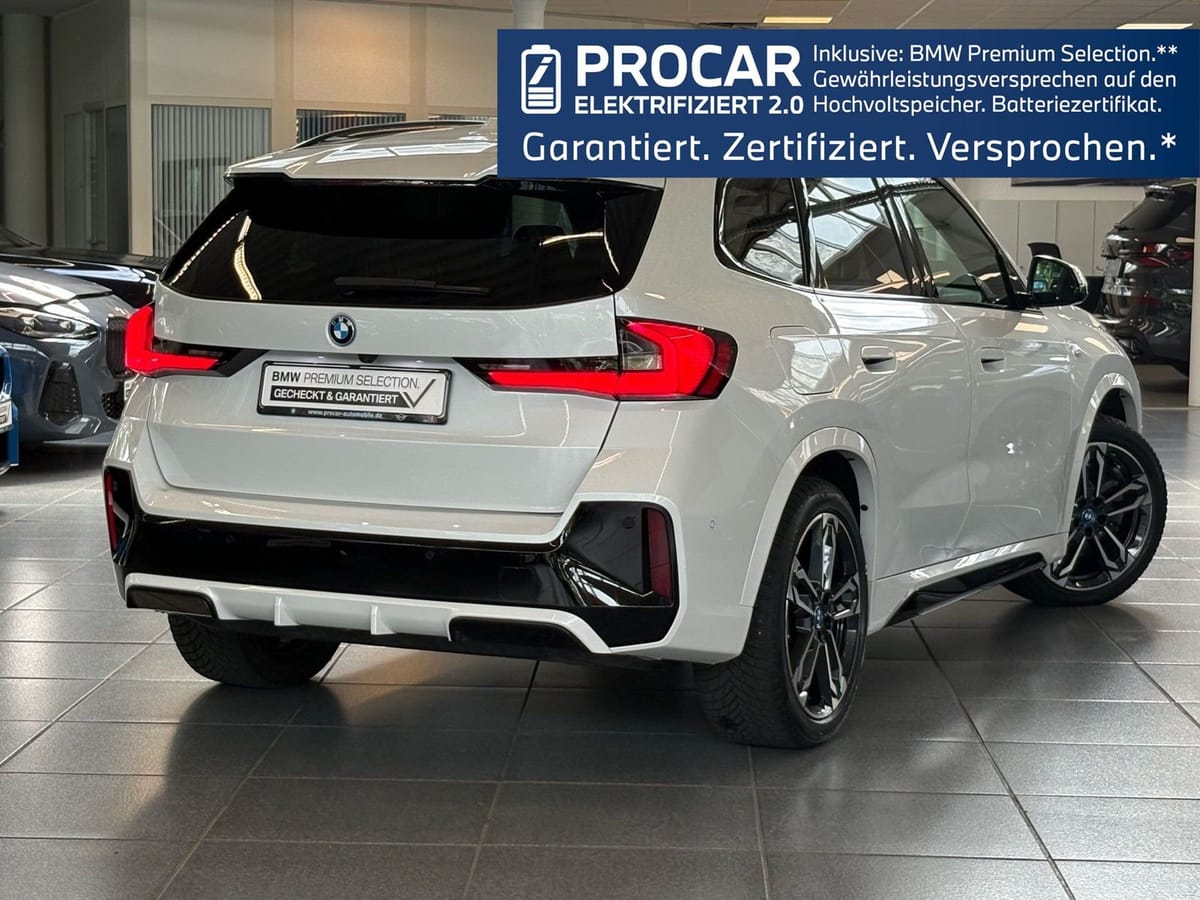 BMW iX1 xDrive30 M Sport DA+ ACC PA RFK AdapLED AHK foto 2