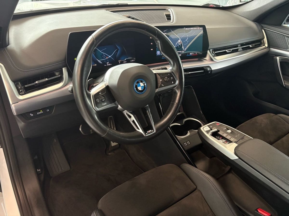BMW iX1 xDrive30 M Sport DA+ ACC PA RFK AdapLED AHK foto 12