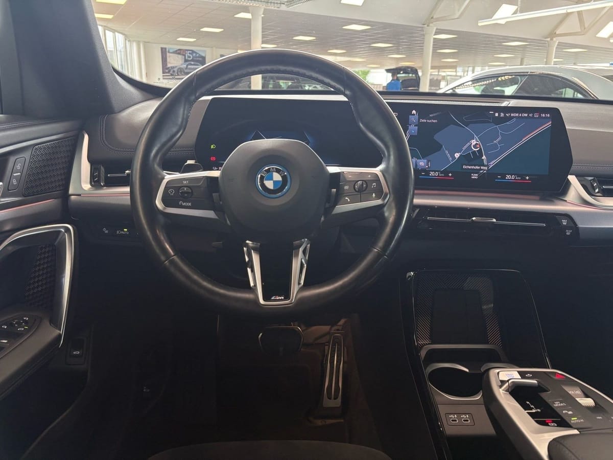 BMW iX1 xDrive30 M Sport DA+ ACC PA RFK AdapLED AHK foto 16