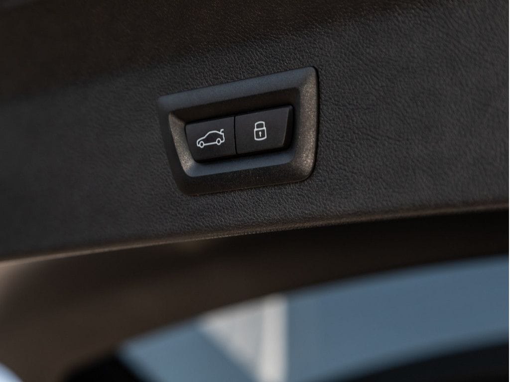 BMW X3 xDrive 20i M-Sport FACEL. PANO AHK HUD 360° foto 12