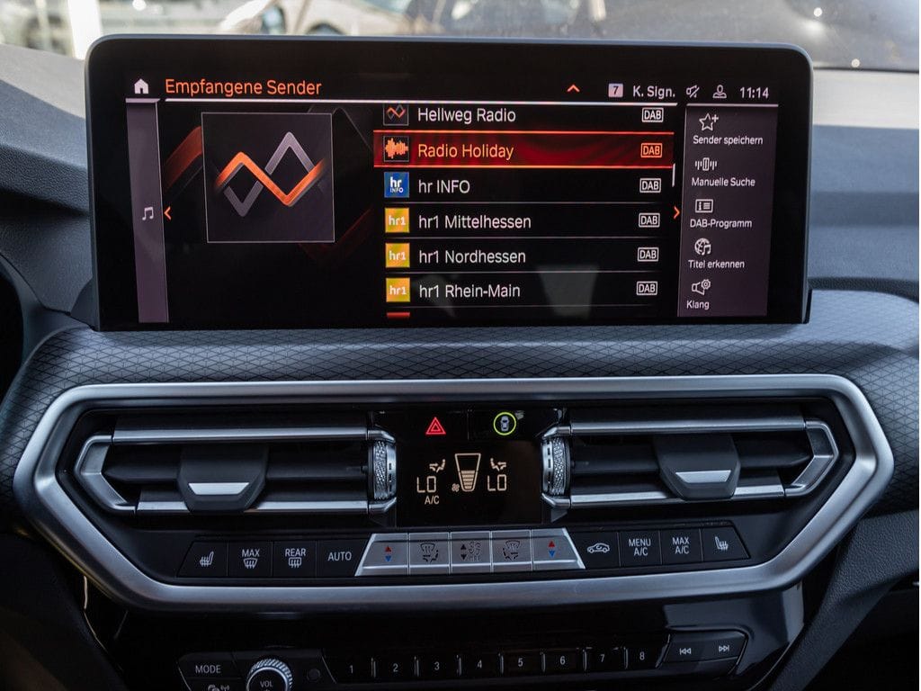 BMW X3 xDrive 20i M-Sport FACEL. PANO AHK HUD 360° foto 15