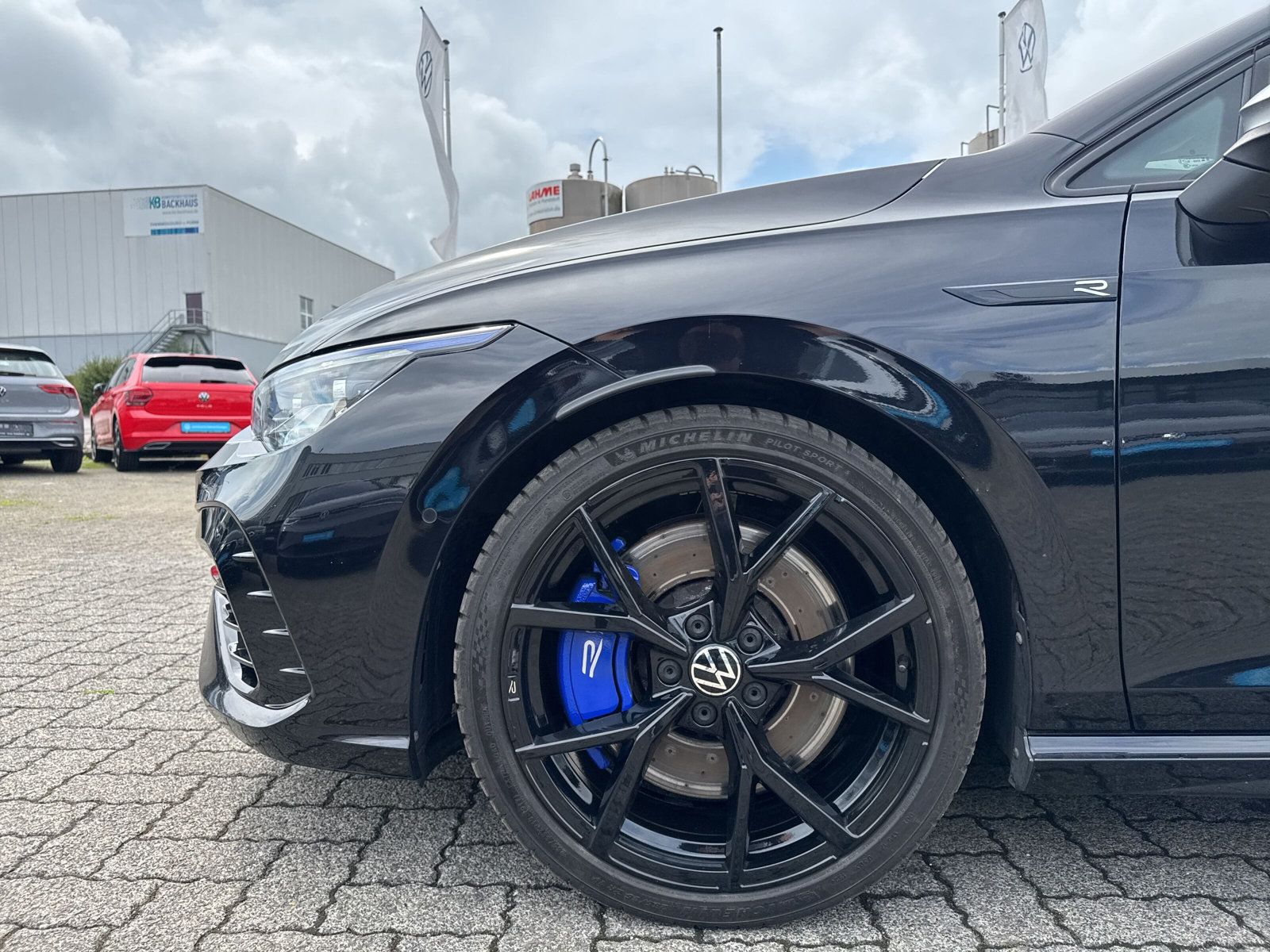 Volkswagen Golf VIII R 4M MATRIX LEDER HARMAN DCC 19" foto 7