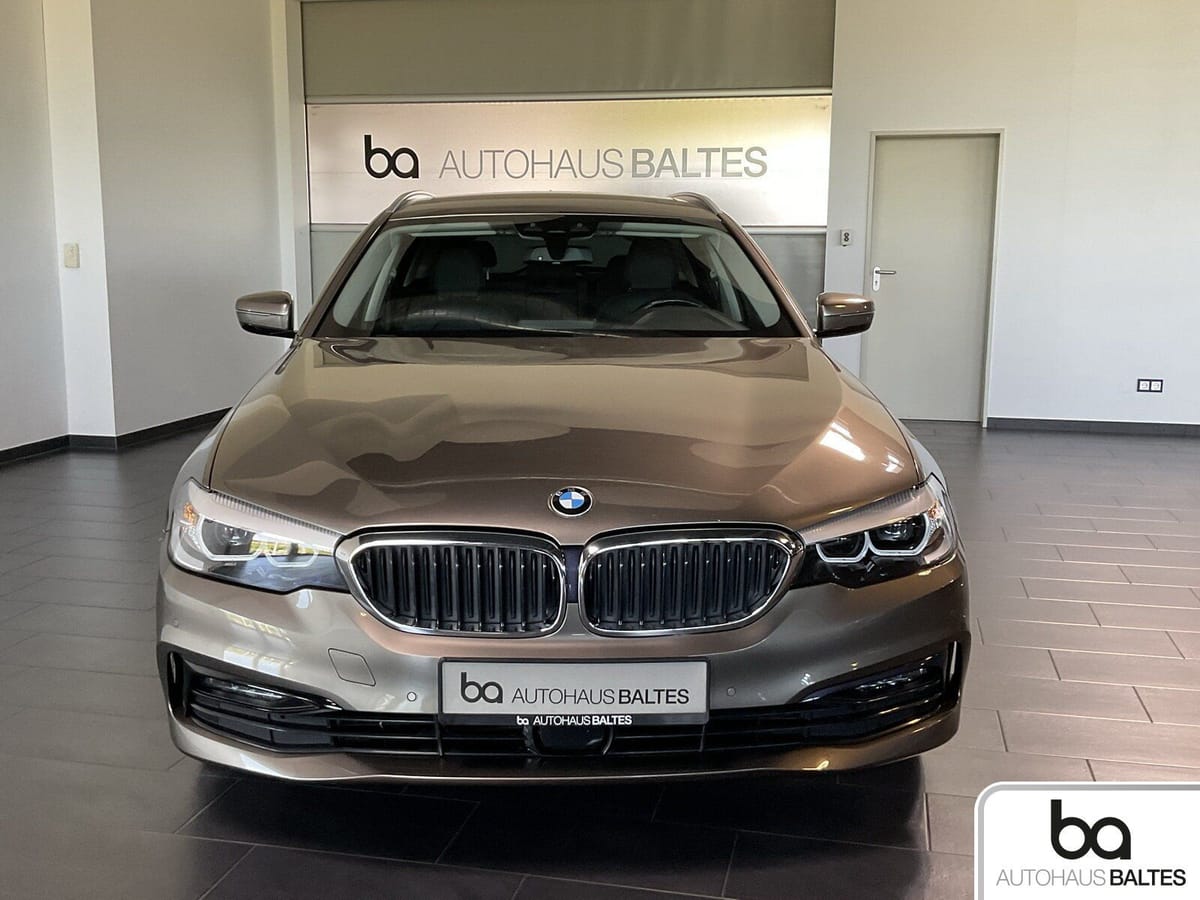 BMW 520d Touring Sport Pano LED ACC Kam 2Z-AAC Park foto 2