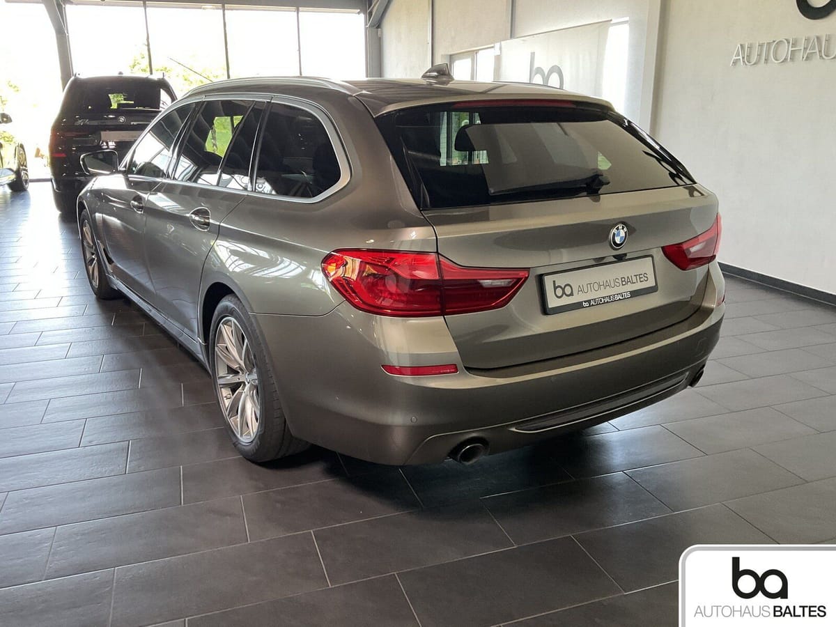 BMW 520d Touring Sport Pano LED ACC Kam 2Z-AAC Park foto 4