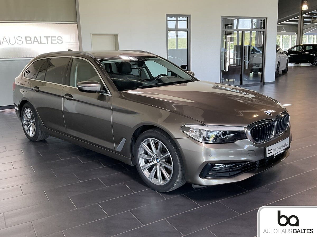 BMW 520d Touring Sport Pano LED ACC Kam 2Z-AAC Park foto 5