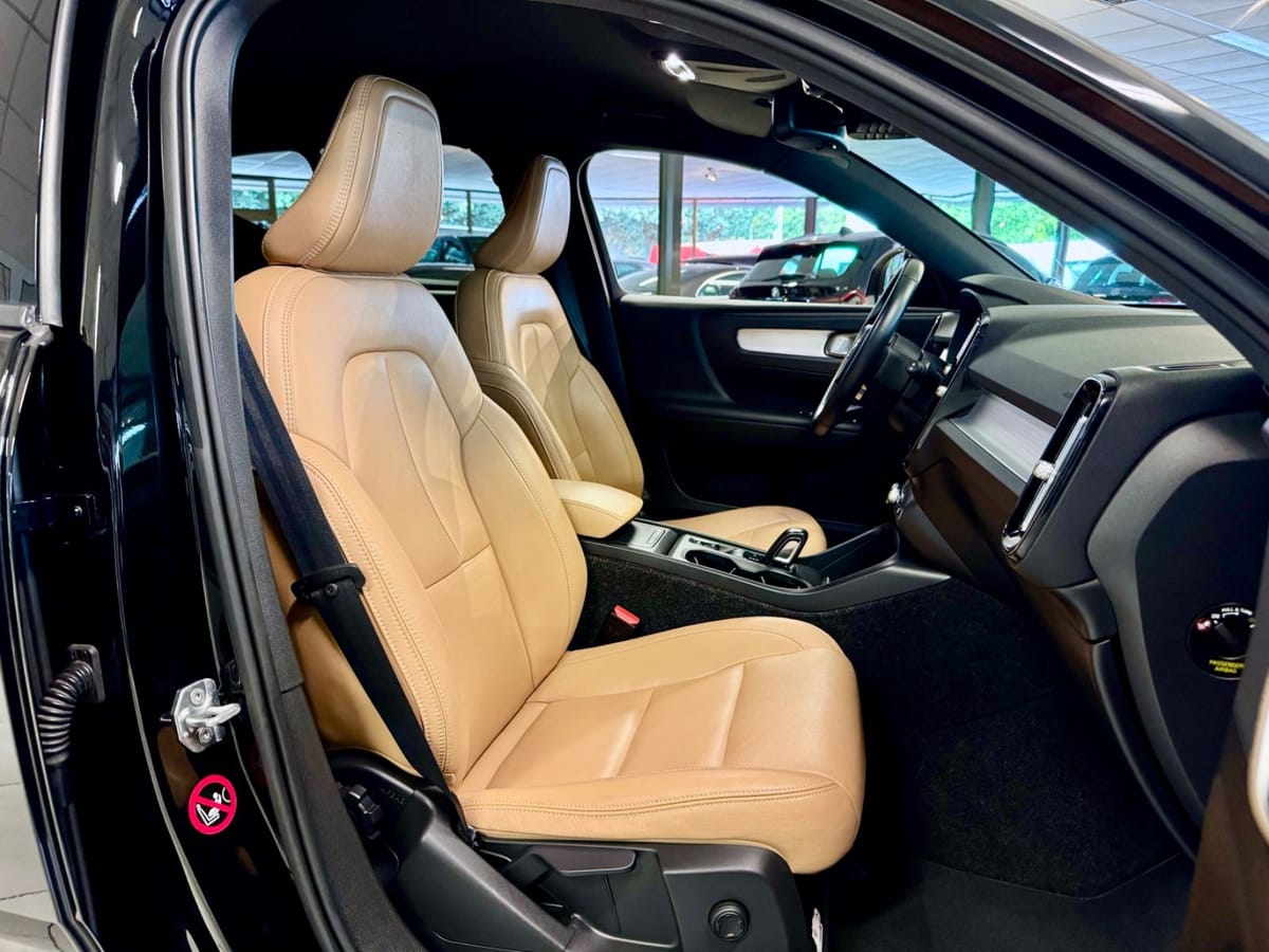 Volvo XC40 2.0 T5 AWD AUT LEDER NAVI LED CAM SHZ PDC foto 13
