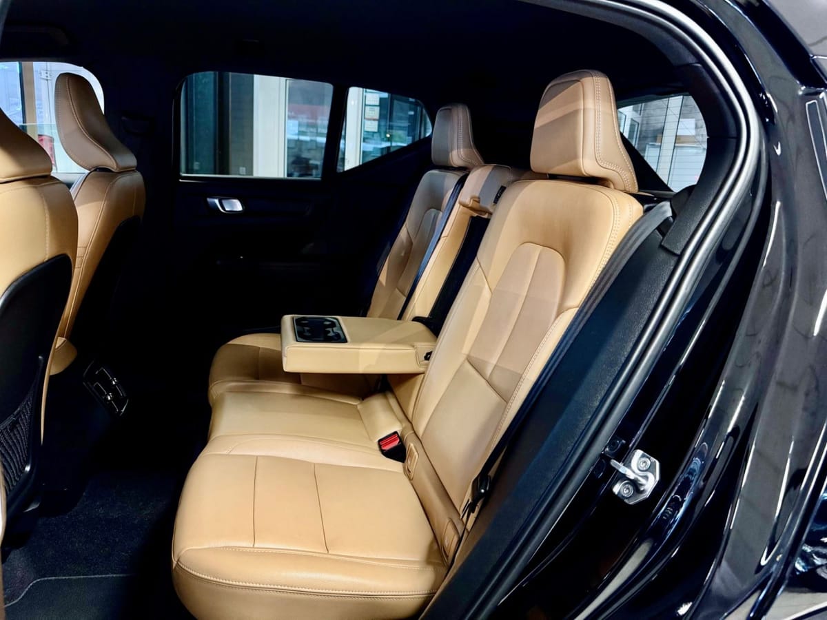 Volvo XC40 2.0 T5 AWD AUT LEDER NAVI LED CAM SHZ PDC foto 14