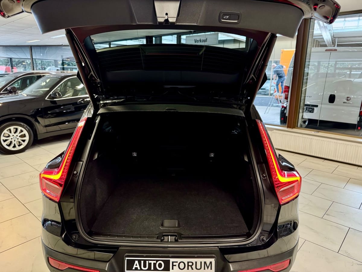 Volvo XC40 2.0 T5 AWD AUT LEDER NAVI LED CAM SHZ PDC foto 8