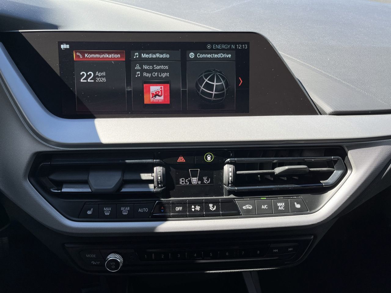BMW 118i Advantage LED DAB PDC SHZ TEMP Klima 18" foto 9
