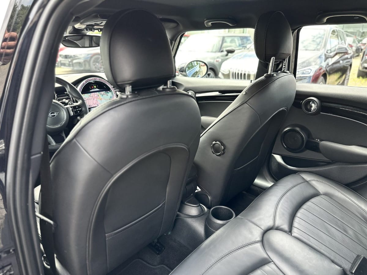 MINI Cooper S 5-Türer DAB LED RFK Navi Komfortzg. foto 13