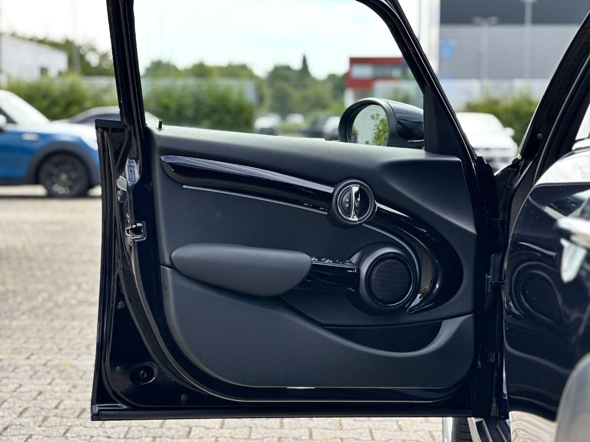 MINI Cooper S 5-Türer DAB LED RFK Navi Komfortzg. foto 8