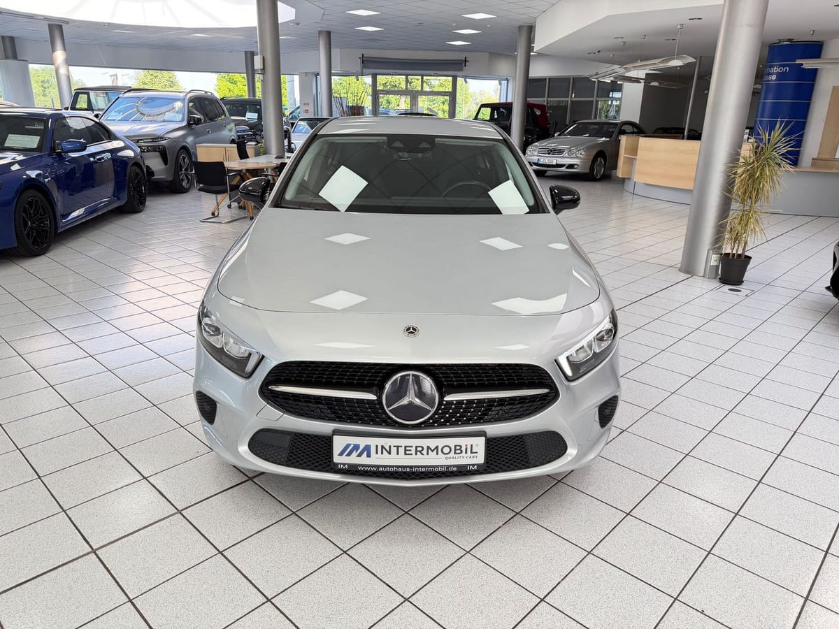 Mercedes-Benz A 200 Leder*Navi*KAM*MBUX*Night-Paket*AMBIENTE* foto 2