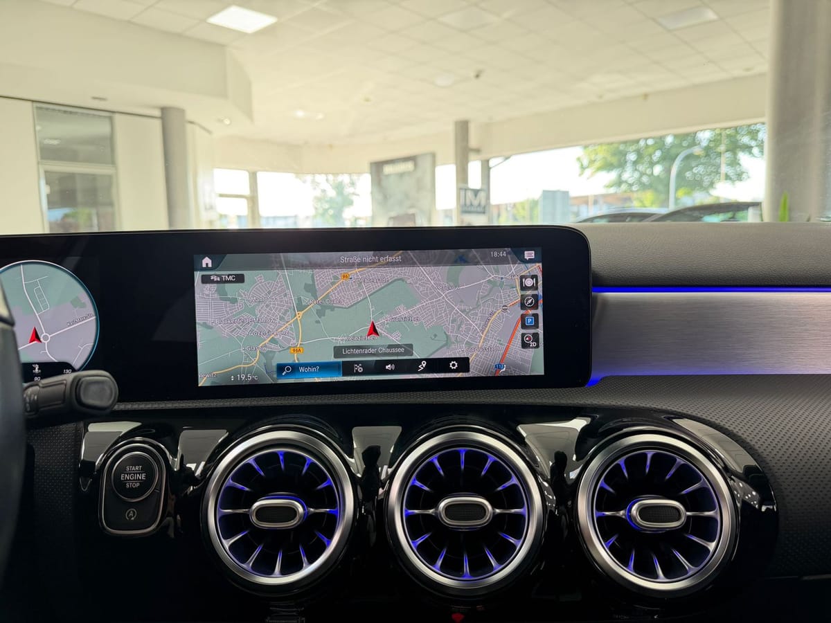 Mercedes-Benz A 200 Leder*Navi*KAM*MBUX*Night-Paket*AMBIENTE* foto 13
