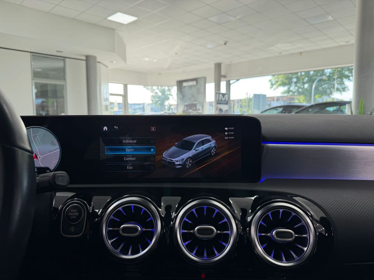 Mercedes-Benz A 200 Leder*Navi*KAM*MBUX*Night-Paket*AMBIENTE* foto 14