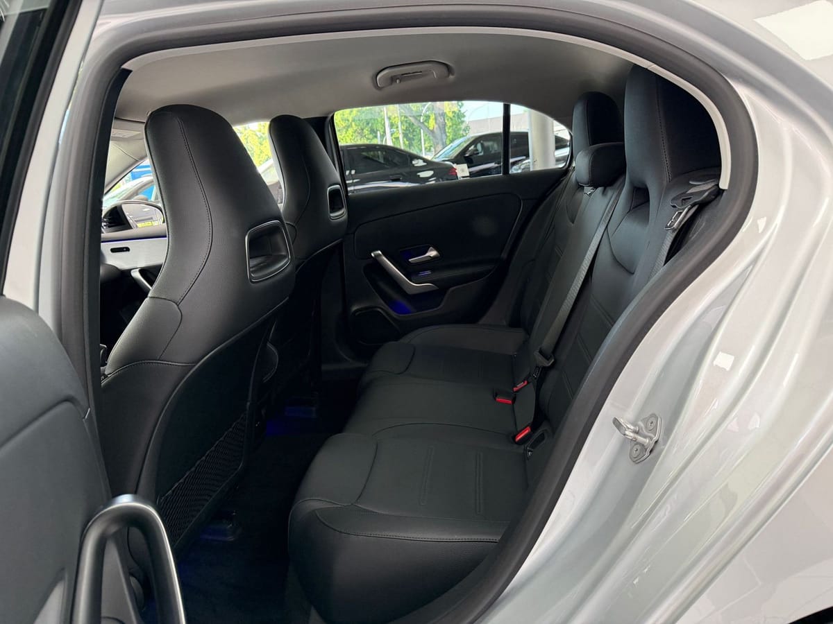 Mercedes-Benz A 200 Leder*Navi*KAM*MBUX*Night-Paket*AMBIENTE* foto 19