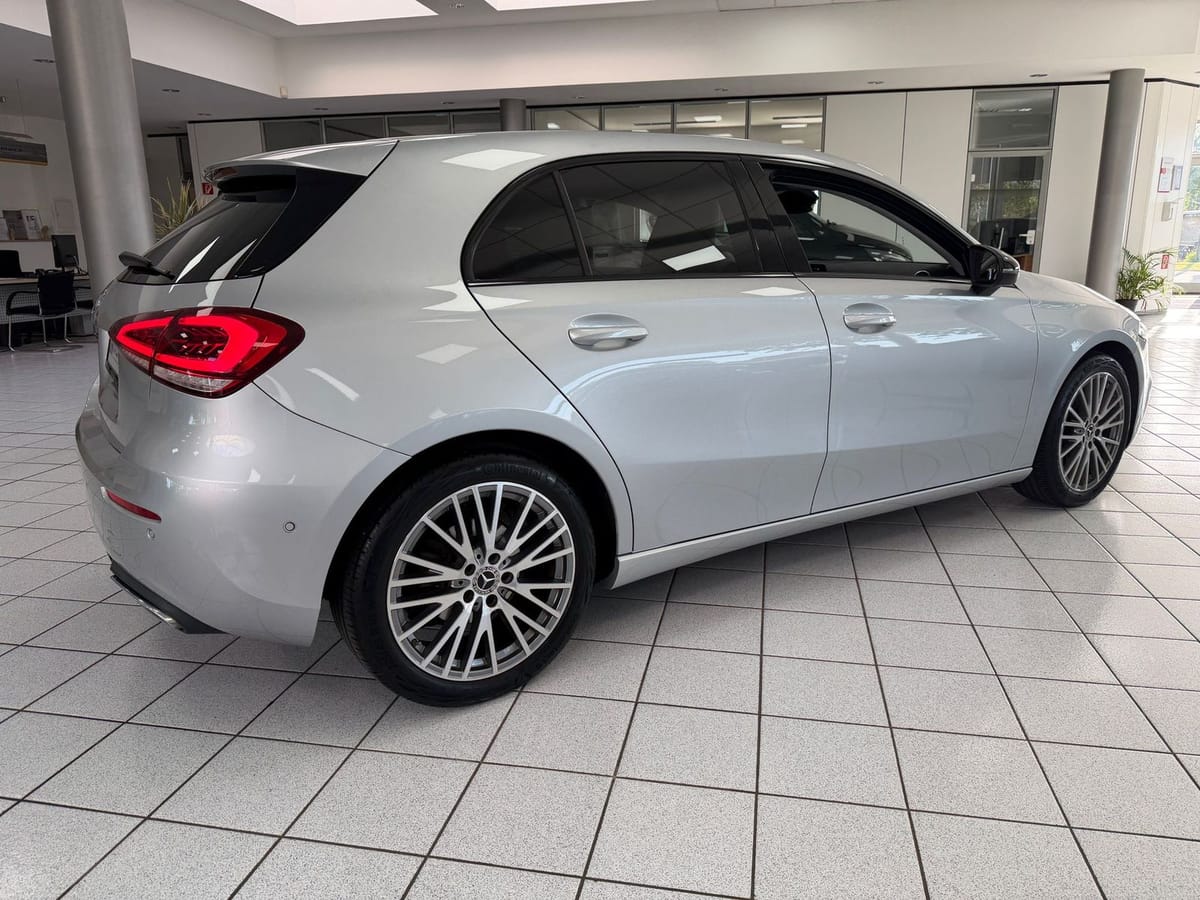 Mercedes-Benz A 200 Leder*Navi*KAM*MBUX*Night-Paket*AMBIENTE* foto 4