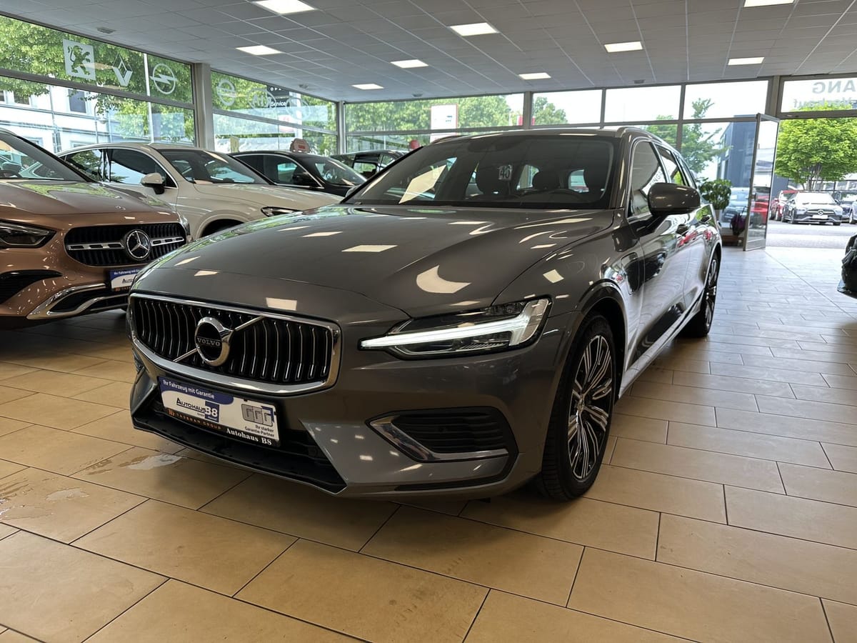 Volvo V60 Inscription Plug-In AWD CAM Harman K LED