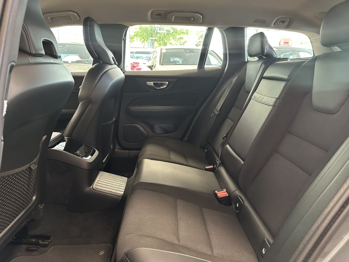 Volvo V60 Inscription Plug-In AWD CAM Harman K LED foto 12