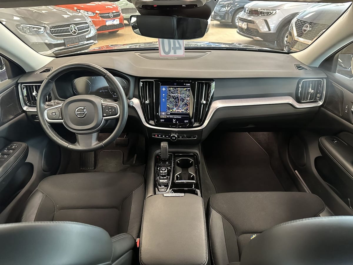 Volvo V60 Inscription Plug-In AWD CAM Harman K LED foto 13