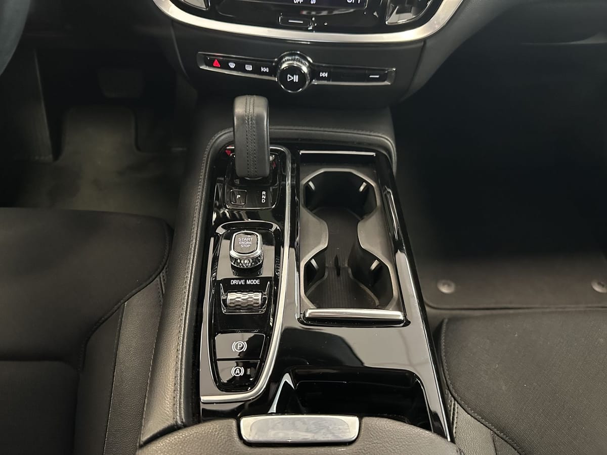 Volvo V60 Inscription Plug-In AWD CAM Harman K LED foto 19