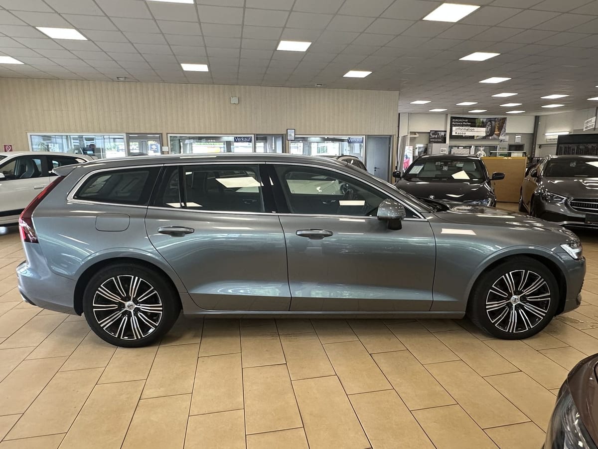 Volvo V60 Inscription Plug-In AWD CAM Harman K LED foto 4