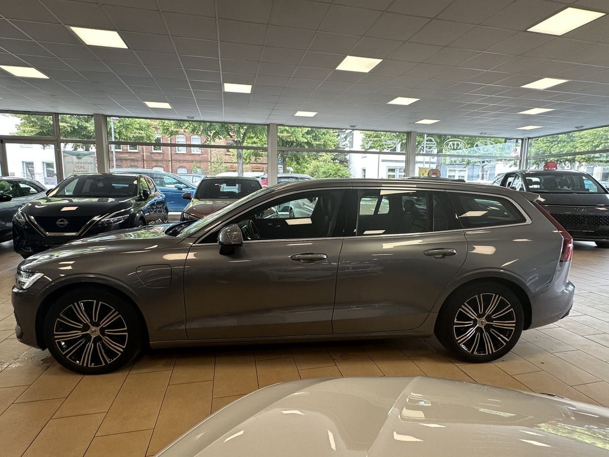 Volvo V60 Inscription Plug-In AWD CAM Harman K LED foto 9