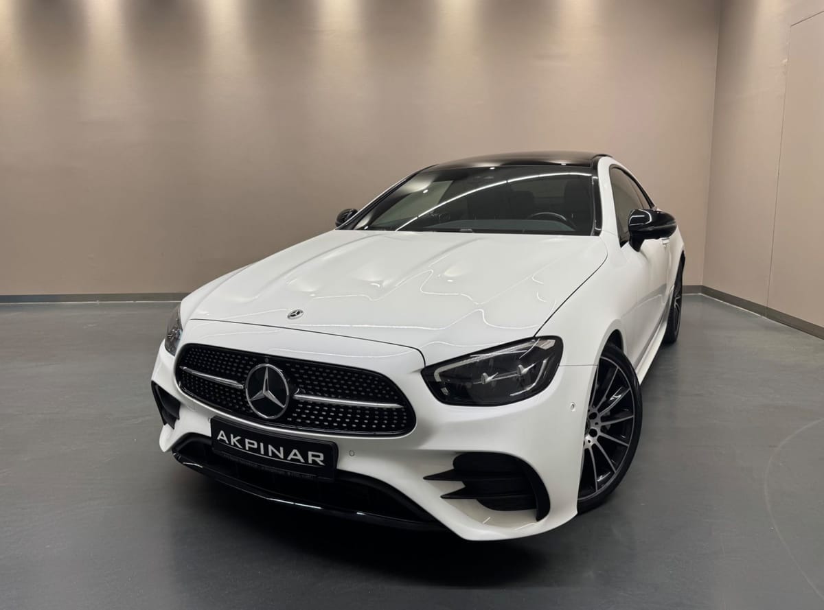 Mercedes-Benz E300 Coupe AMG Line PANO LED TEMPOMAT 360° SHZ