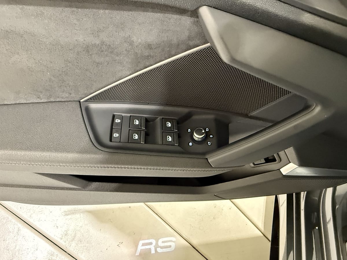 Audi RS3 Sportback 2.5 TFSI quattro ACC B&O 280km h foto 17