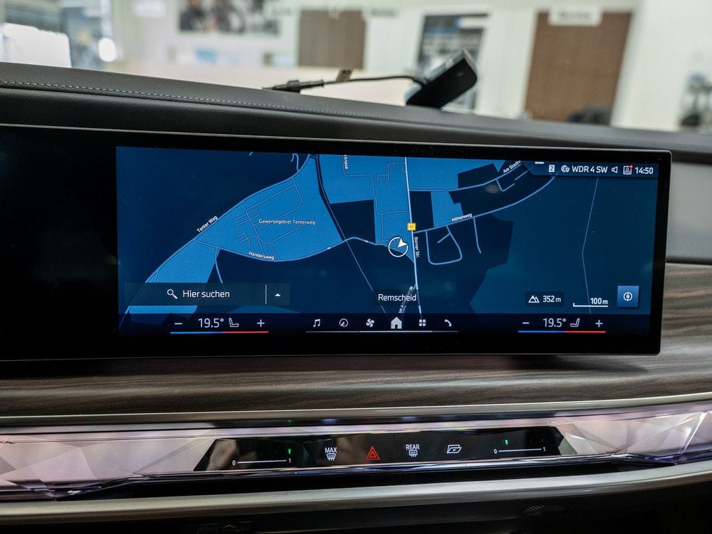 BMW 750e xDrive Design Pure Excellence PANO LED ACC foto 17
